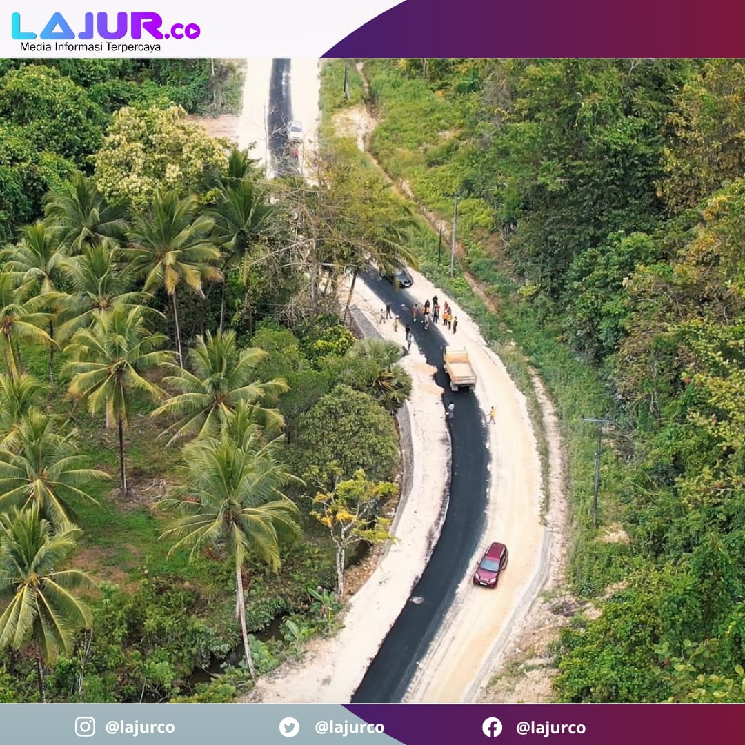 Jalan Provinsi di Butur mulus teraspal.