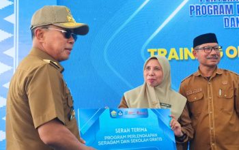 Tahap II Realisasi Program PENGGARIS Gubernur ASR, Ribuan Siswa Sultra Terima Bantuan Pendidikan