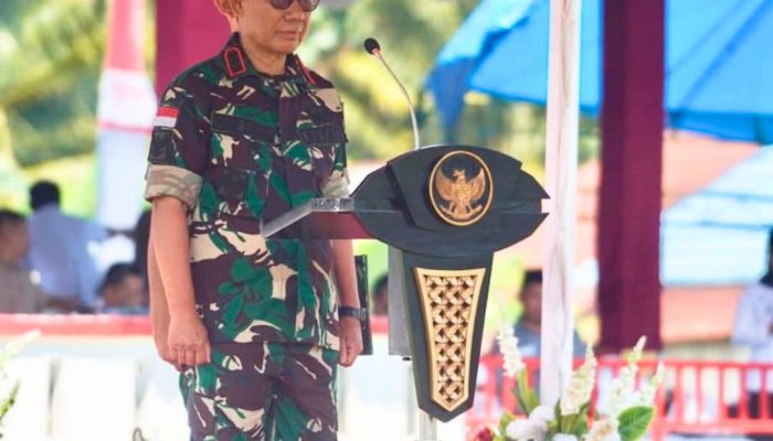 Potret Yosep Sahaka Pakai Seragam Loreng, Pimpin Upacara TMMD ke-126 di Koltim