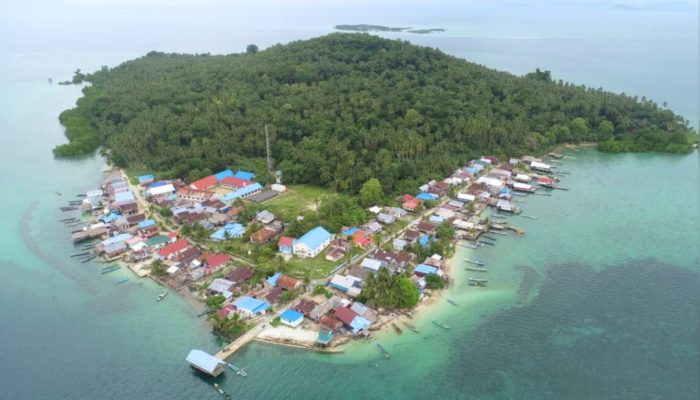 Menanti Terang di Negeri Bahari: Asa Listrik untuk Pesisir Muna Barat, Sultra