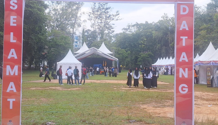 Mahasiswa UHO Pamerkan Inovasi dalam Festival Produk PK2M 2025