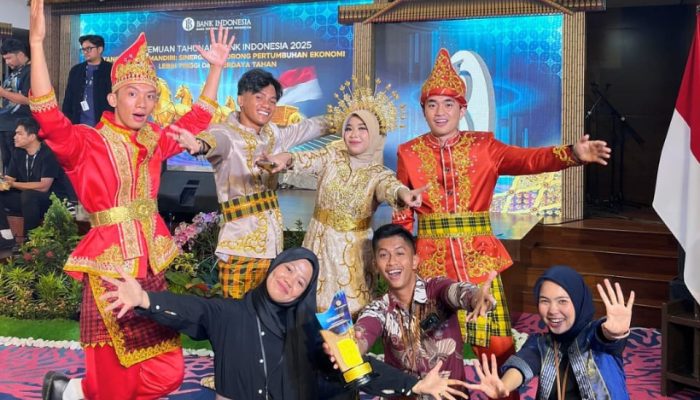 Perluas Adopsi QRIS, GenBI UHO Diberi Penghargaan dalam Stakeholder Awards BI