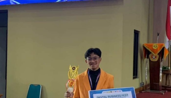 Gagas Wakaf Produktif Berbasis Aplikasi, Mahasiswa UHO Juara 1 Tingkat Nasional