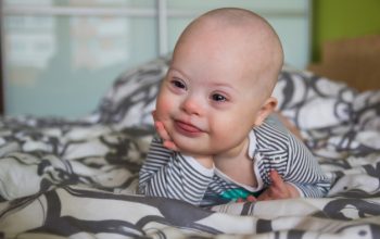 6 Tanda Autisme yang Bisa Dilihat Sejak Bayi, Orang Tua Wajib Simak