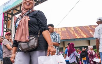 Warga Serbu Pasar Murah Pertamina di Kendari, 1.000 Paket Sembako Subsidi Dijual Rp30 Ribu
