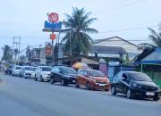 Fenomena Antrean Panjang Pertalite di SPBU Kota Kendari yang Tembus 2 Kilometer
